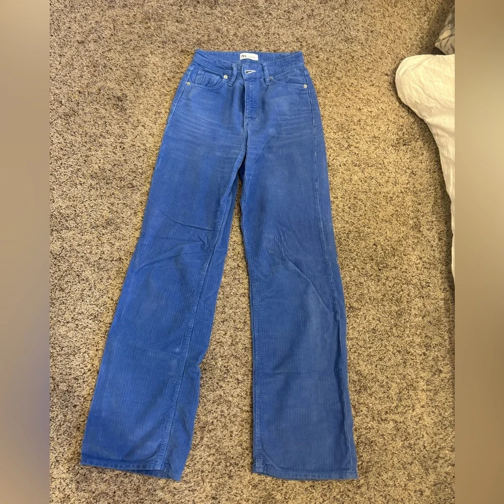 Zara wide legged Corduroy electric blue pants. Super flattering. Size 4 - Picture 2 of 3
